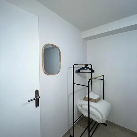 アパート Entre Tendance Et Authenticite - La Voute ニーム